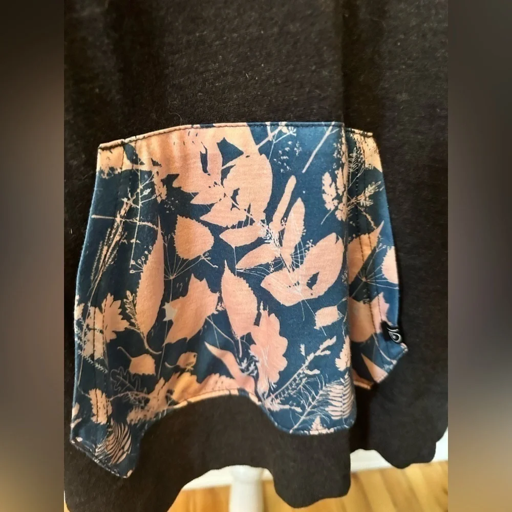 TenTree Hoodie - Picture 3 of 5